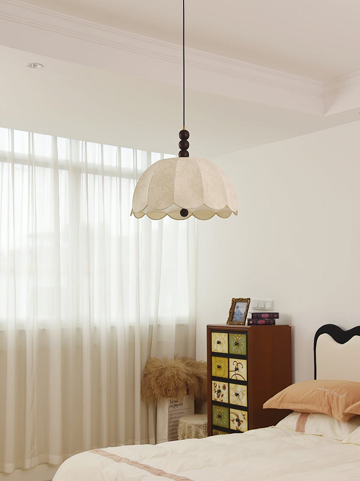Syphaen Traditional Blossom Fabric Wood Pendant Light