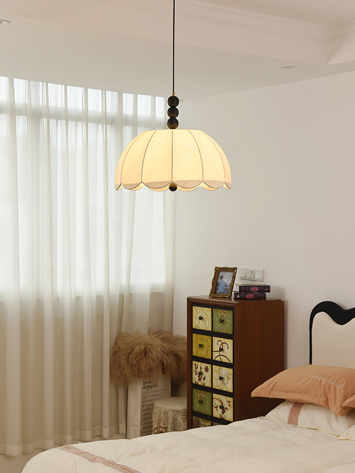 Syphaen Traditional Blossom Fabric Wood Pendant Light
