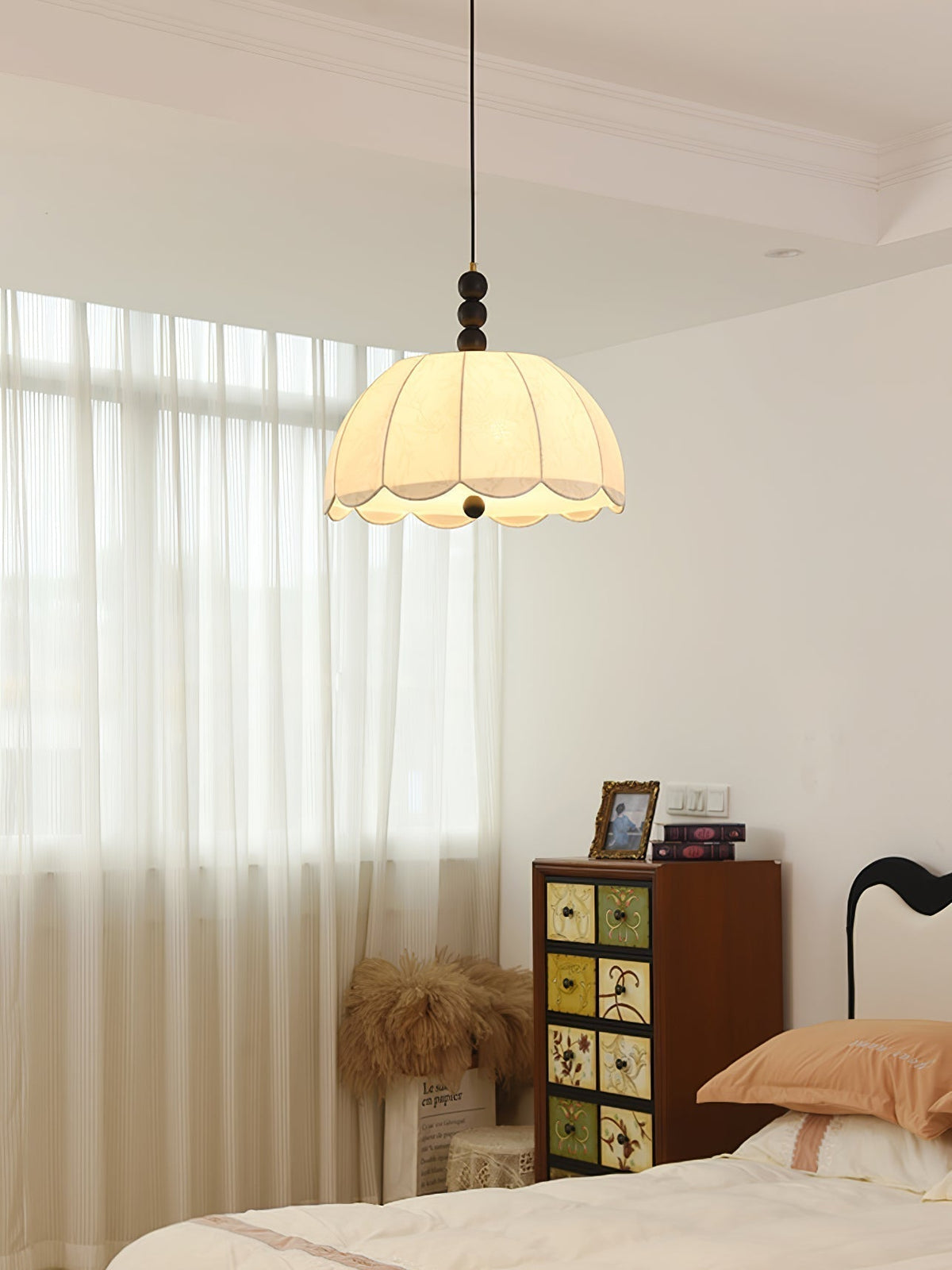Syphaen Traditional Blossom Fabric Wood Pendant Light