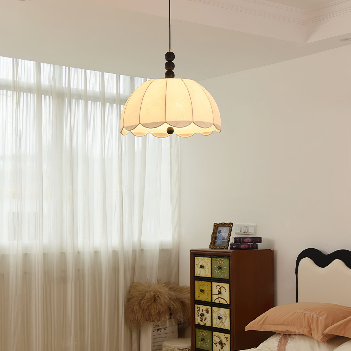 Syphaen Traditional Blossom Fabric Wood Pendant Light