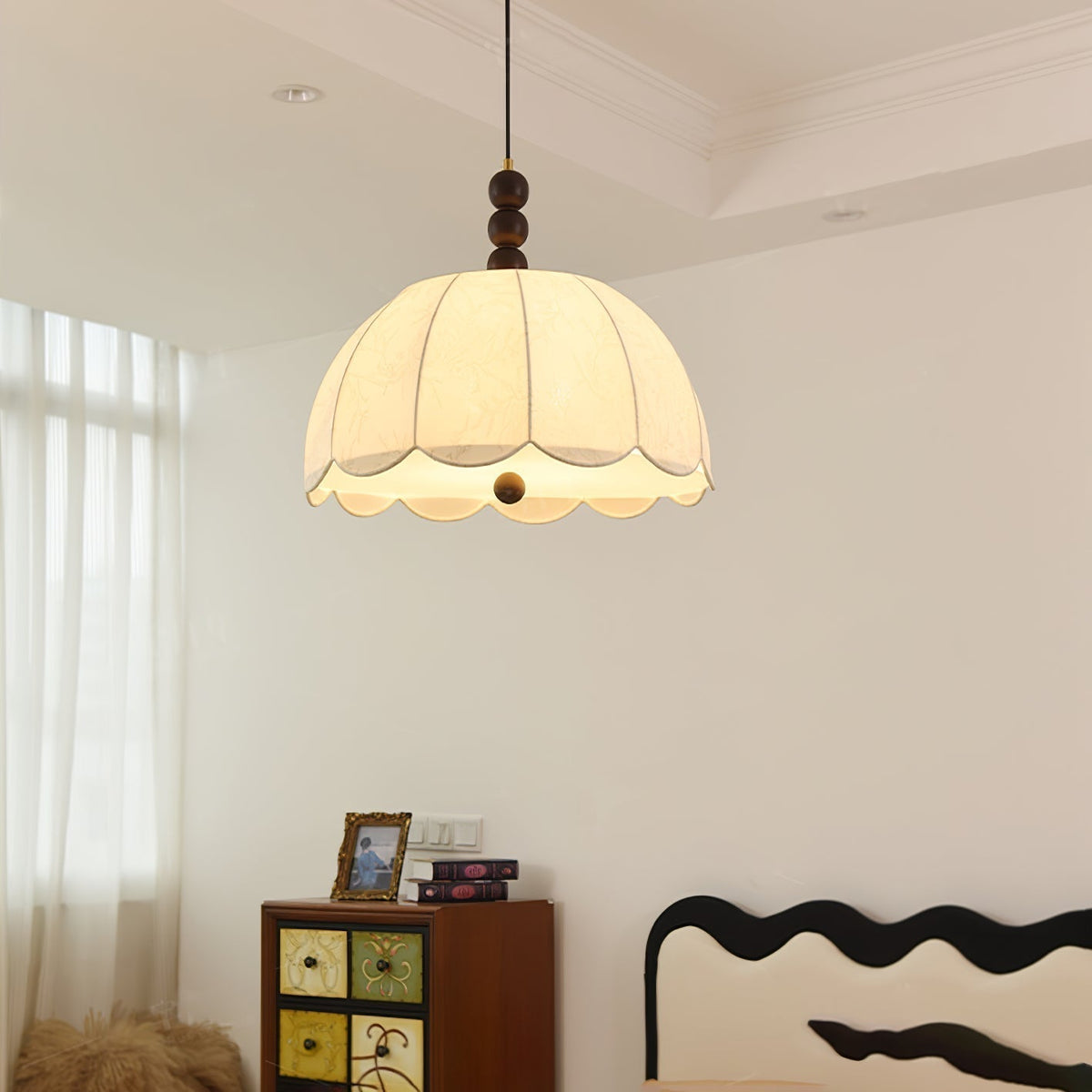 Syphaen Traditional Blossom Fabric Wood Pendant Light