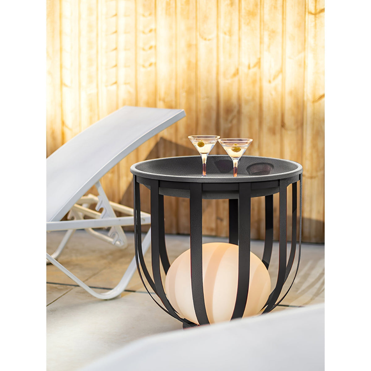 Matteo Outdoor Lamp