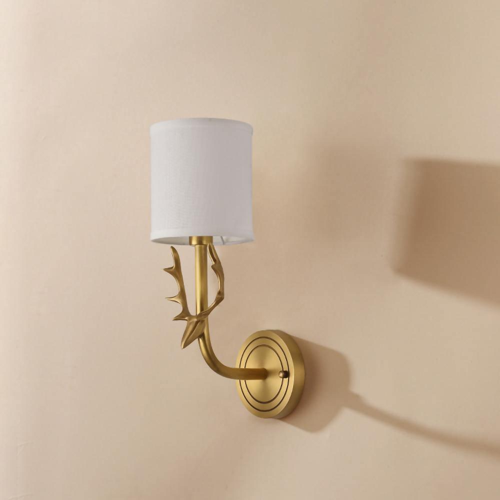 Noble Elegance Deer Head Brass Wall Light - Neutral Decor
