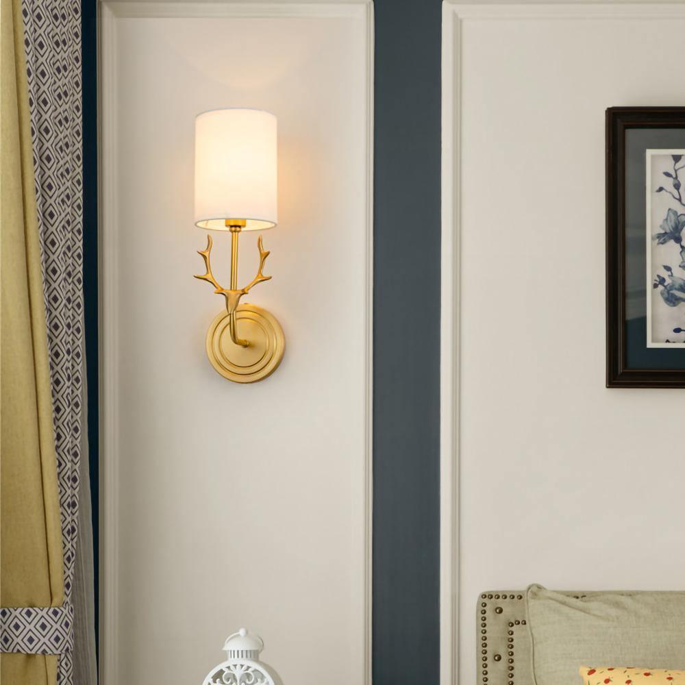 Noble Elegance Deer Head Brass Wall Light - Neutral Decor