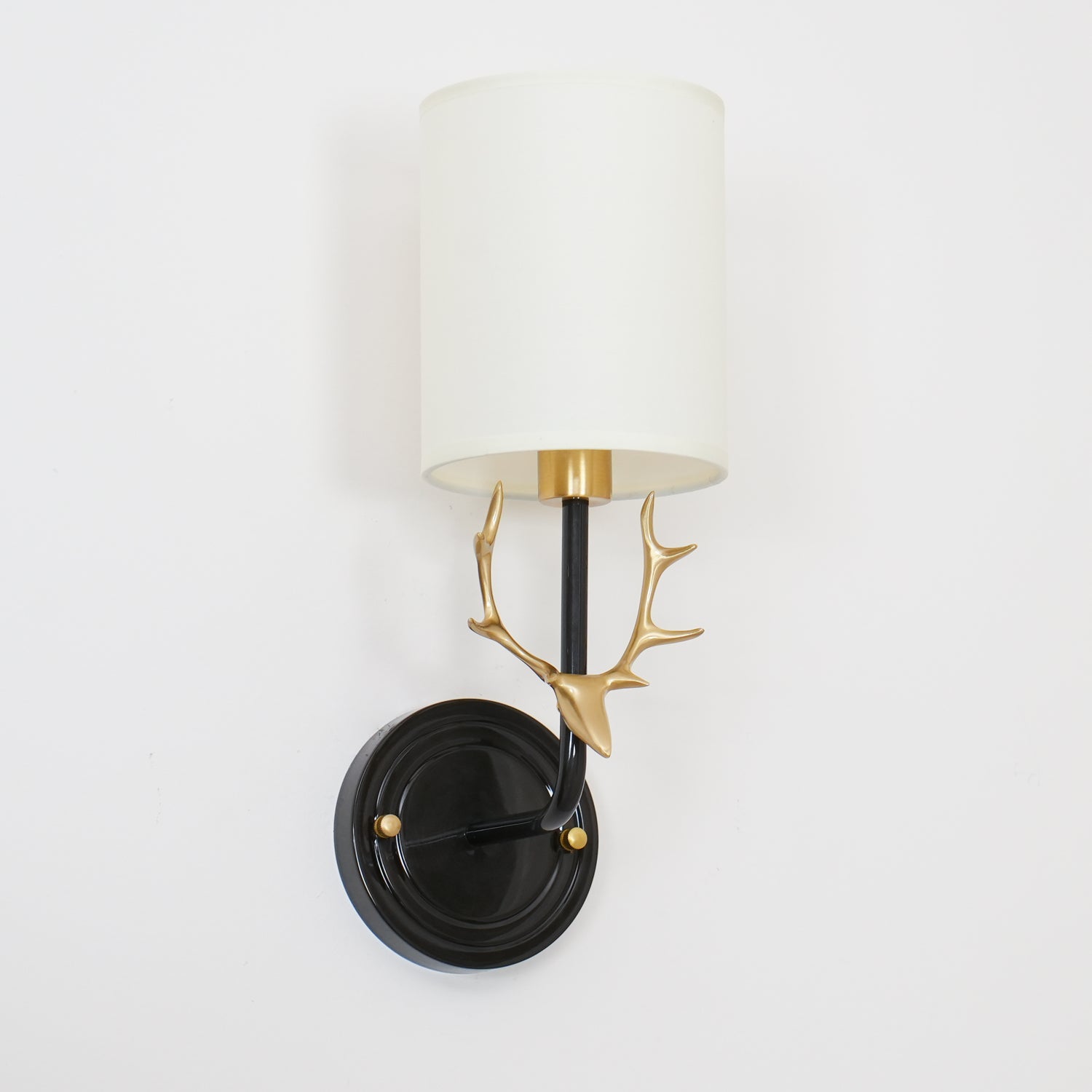 Noble Elegance Deer Head Brass Wall Light - Neutral Decor