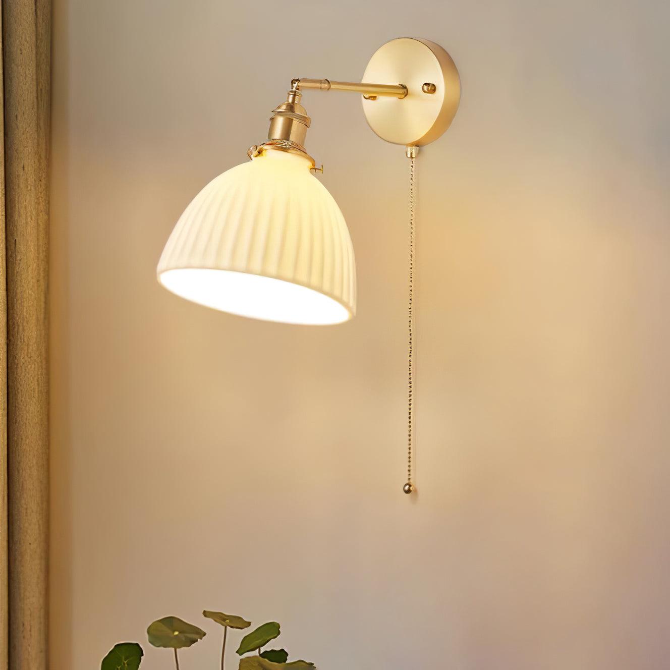 Oriiraria Wall Lamp Pleated Ceramic Brass