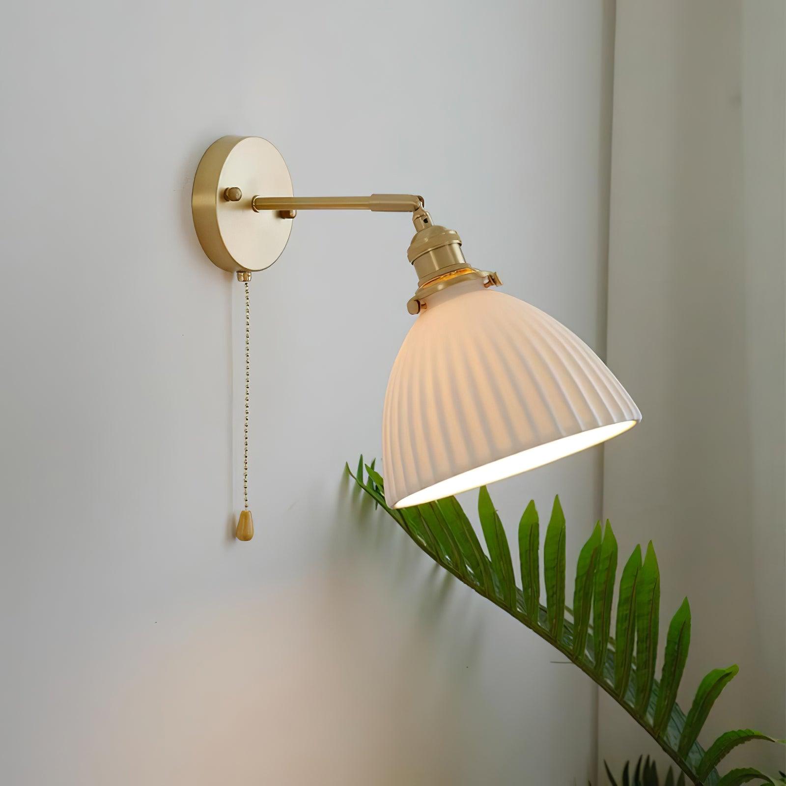 Oriiraria Wall Lamp Pleated Ceramic Brass