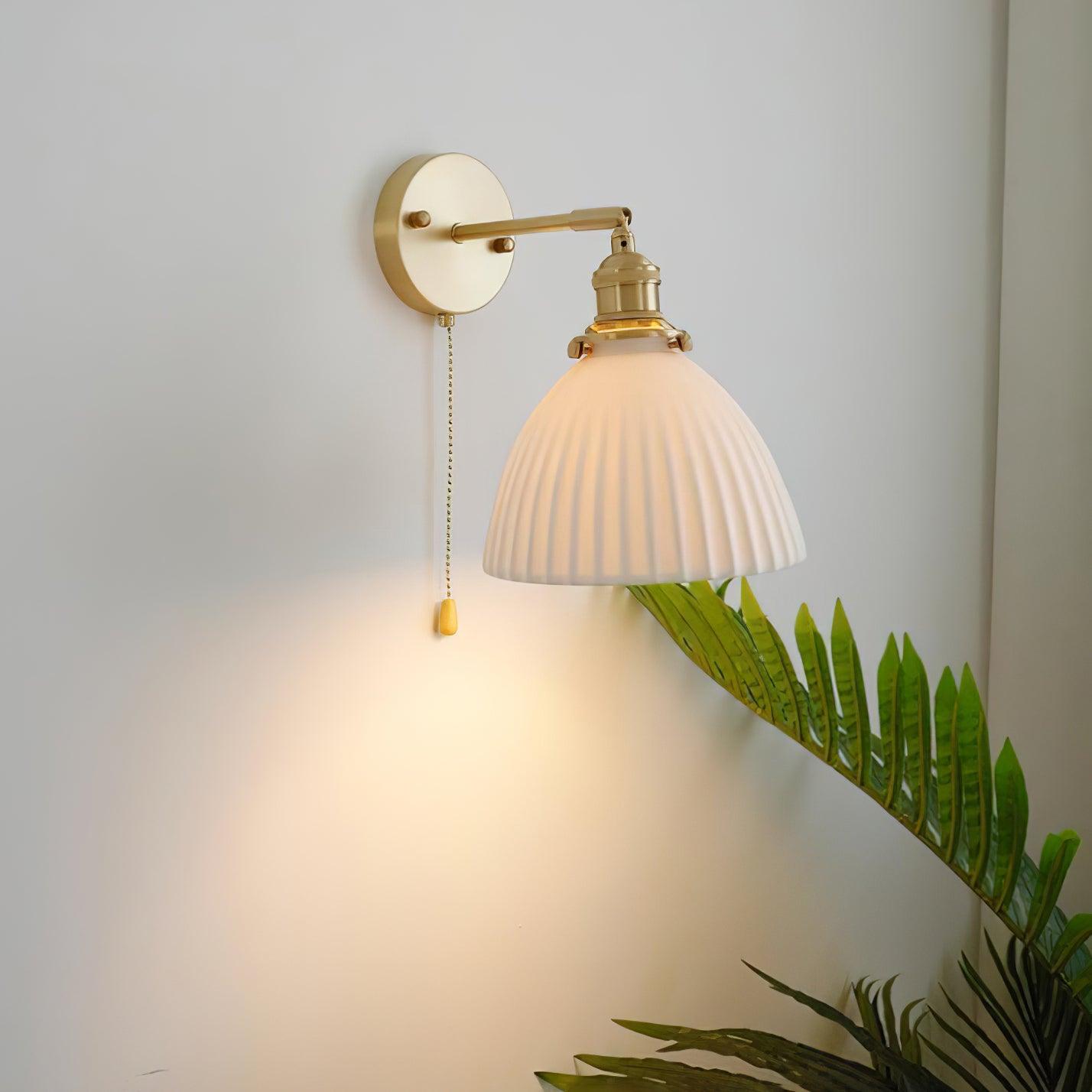 Oriiraria Wall Lamp Pleated Ceramic Brass