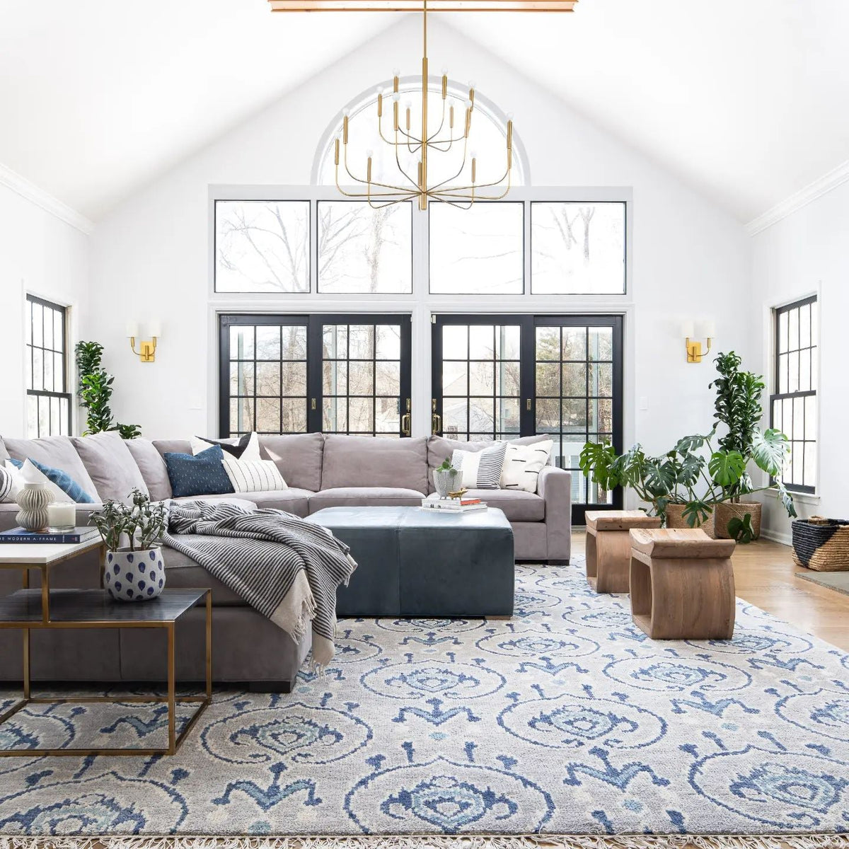 Oriirora Brass Chandelier