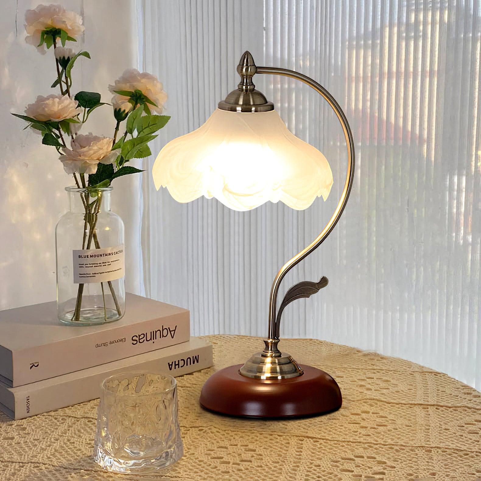 Velivise Retro Flower Table Lamp