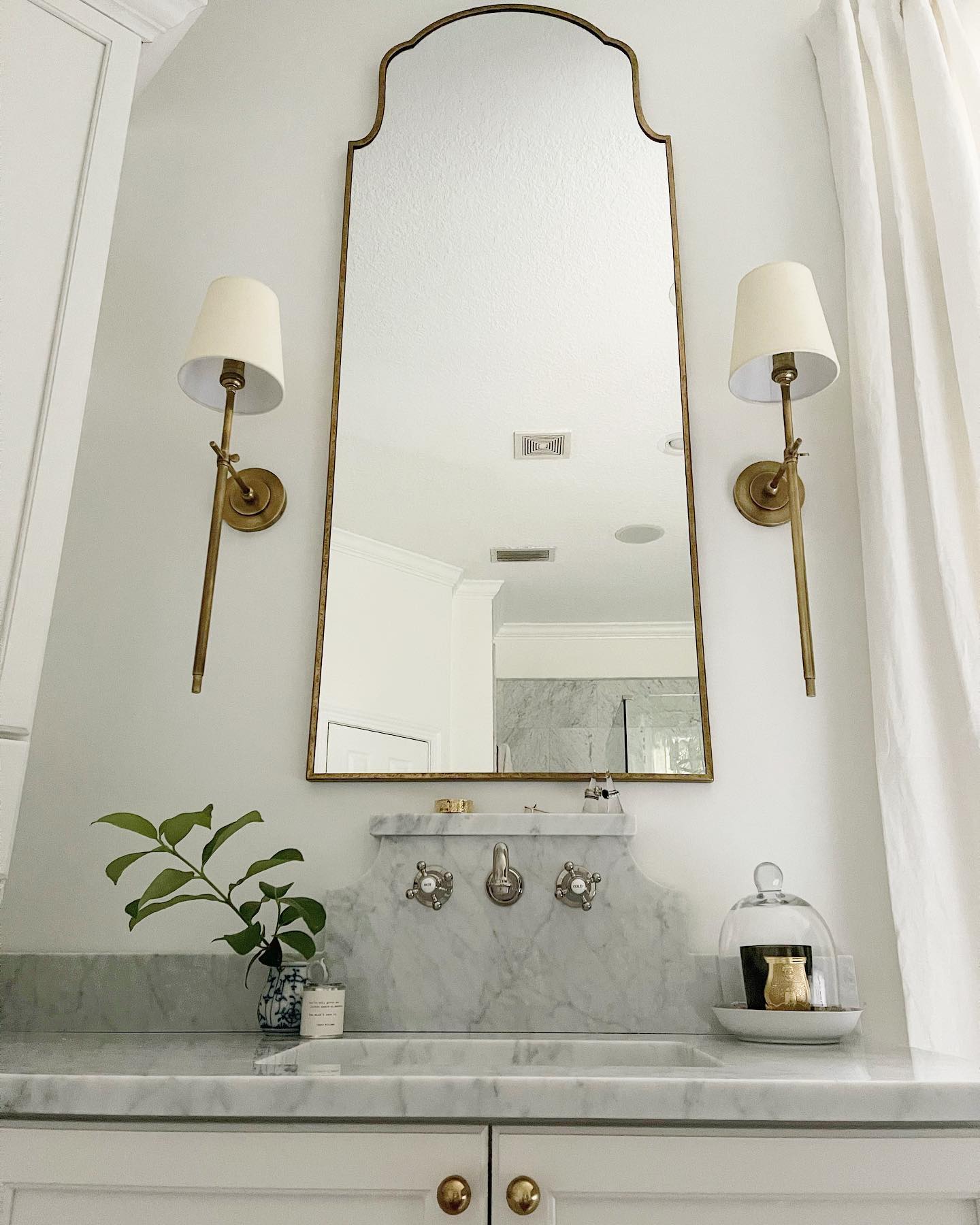 Lioranella Wall Lamp