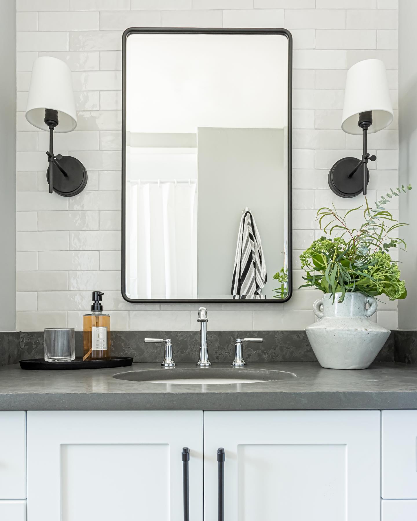 Lioranella Wall Lamp