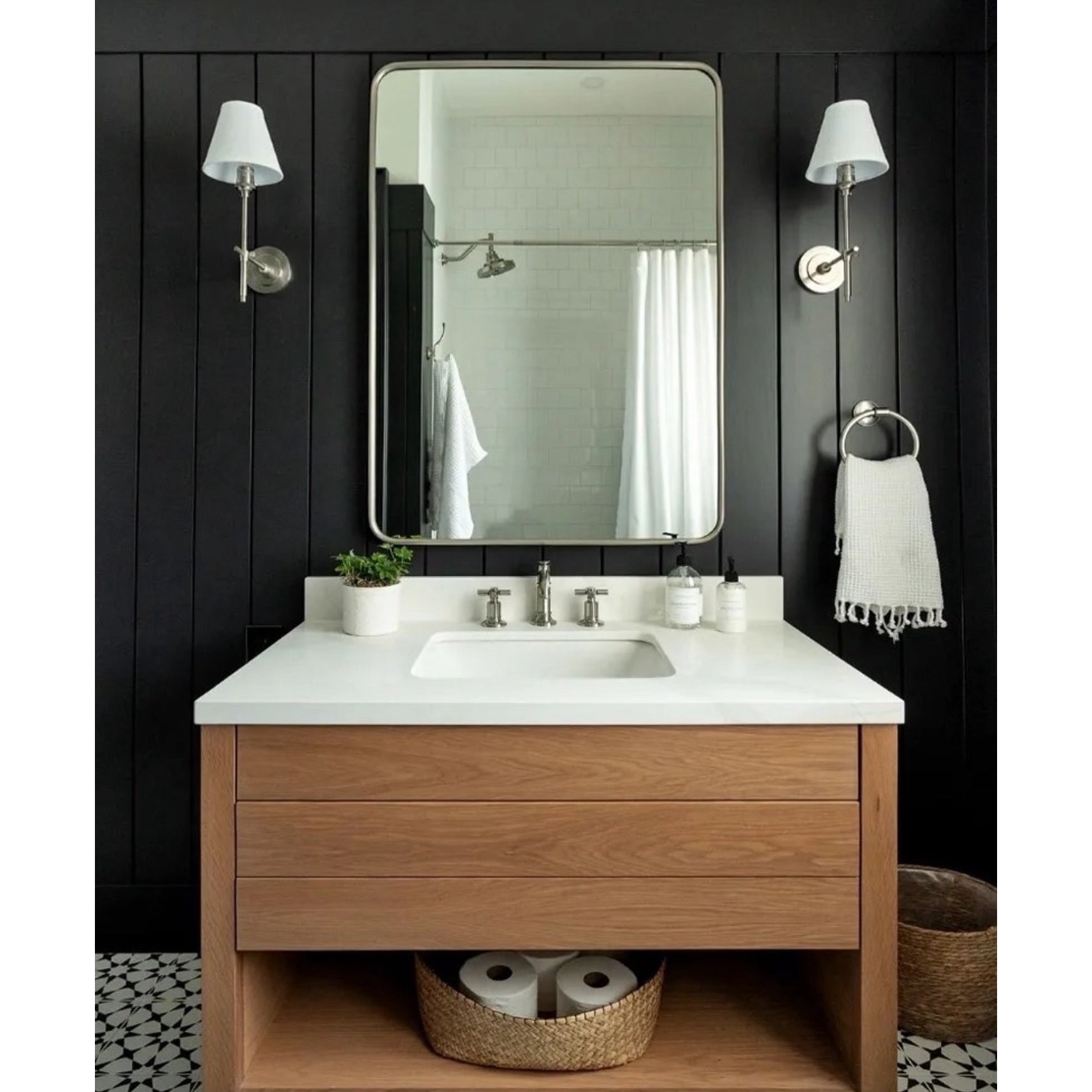 Lioranella Wall Lamp