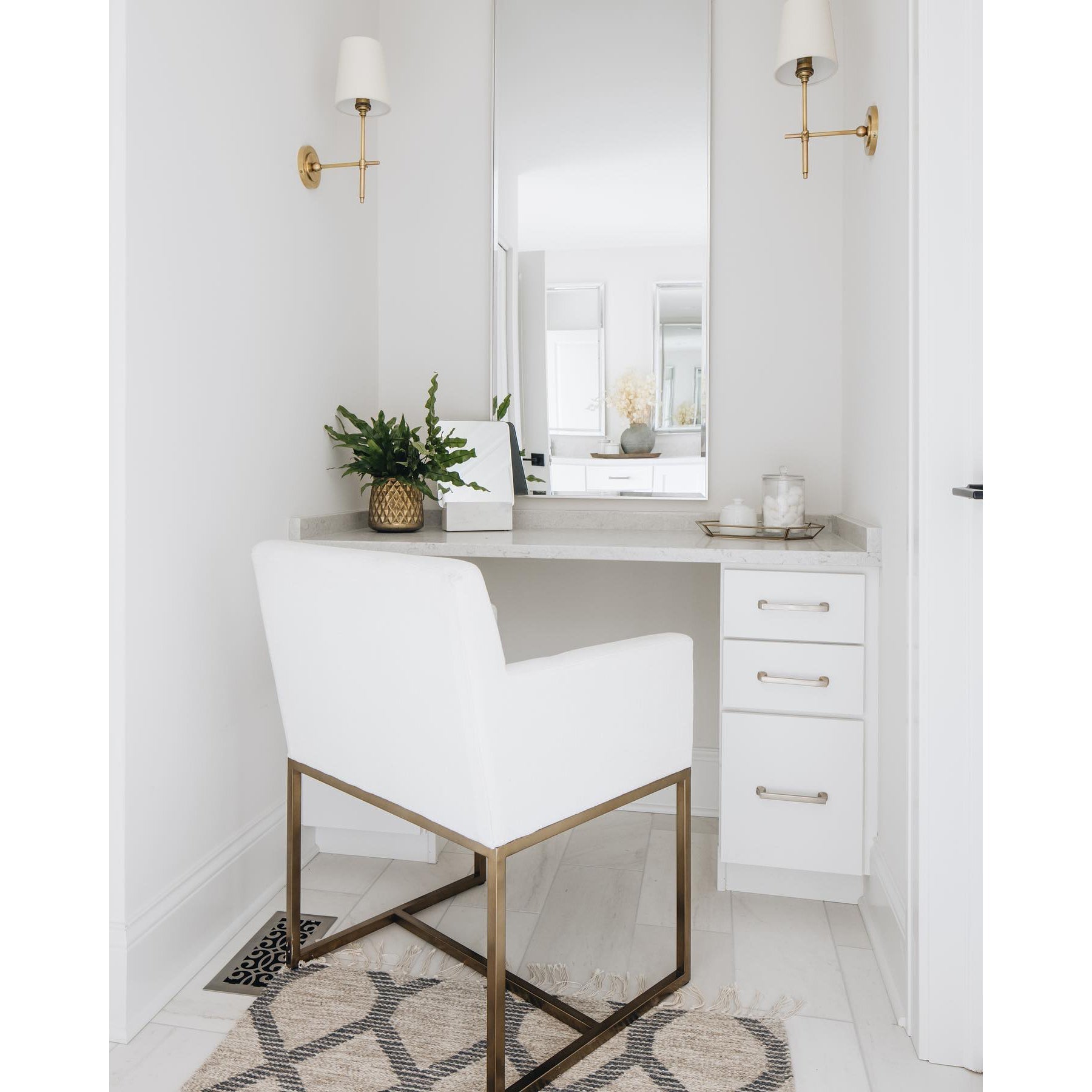 Lioranella Wall Lamp