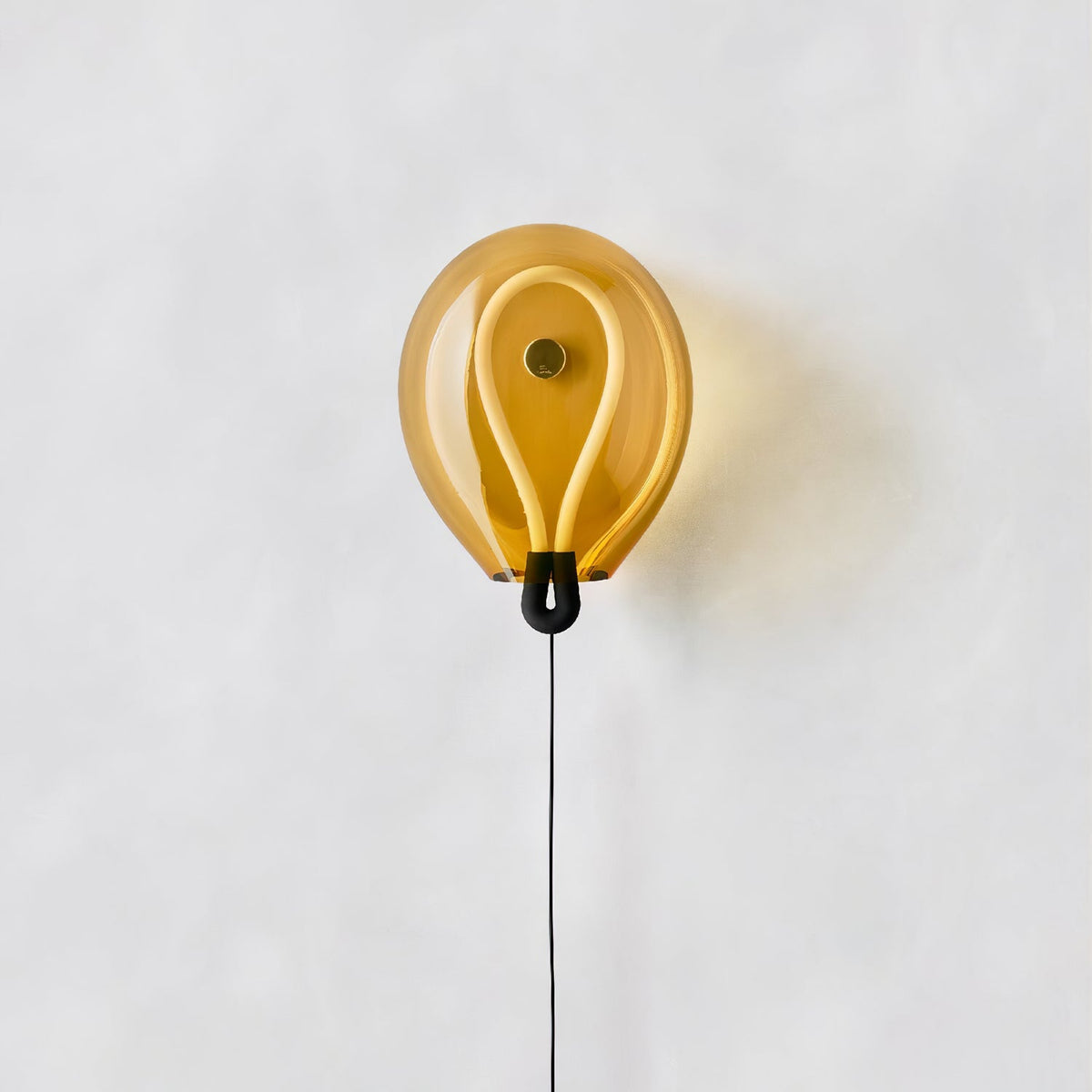 Lysolila Premium Nordic Art Glass Wall Light