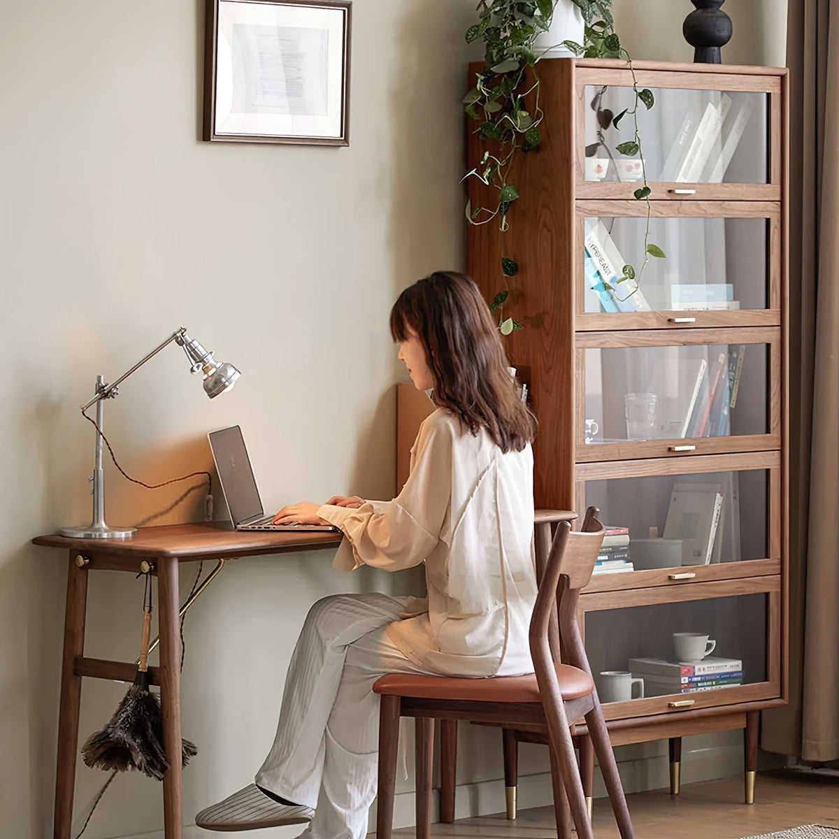 Calivaine Table Lamp