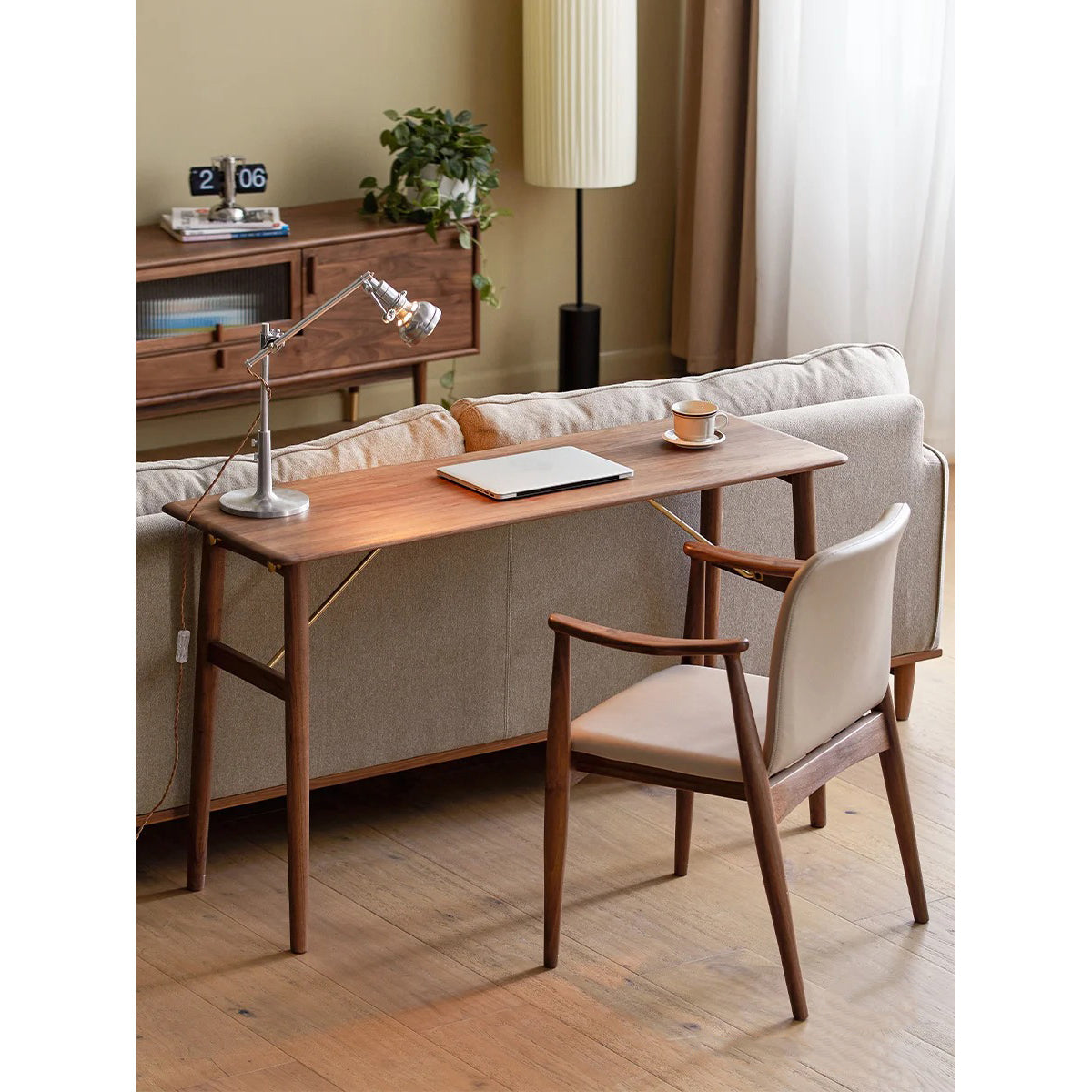Calivaine Table Lamp