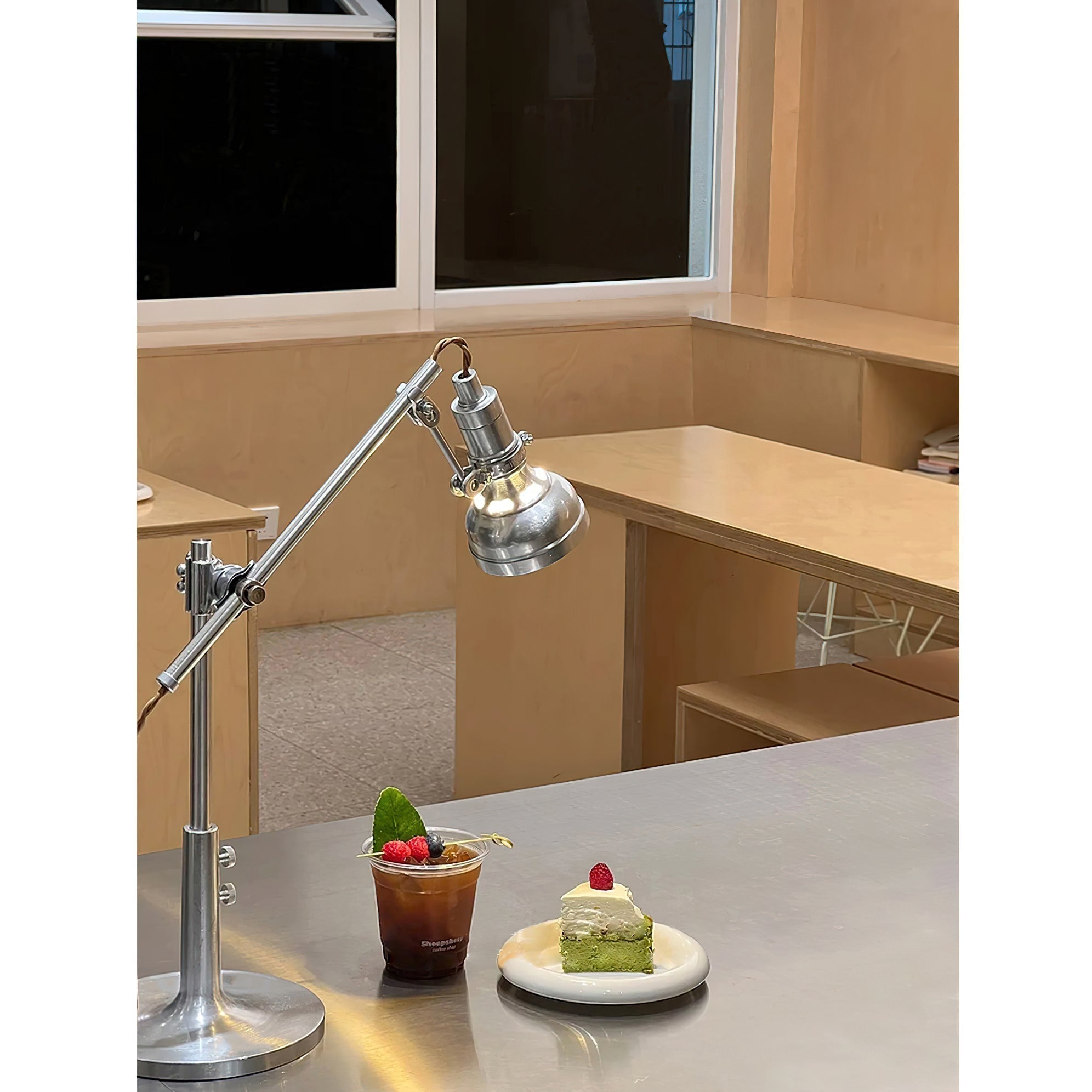 Calivaine Table Lamp