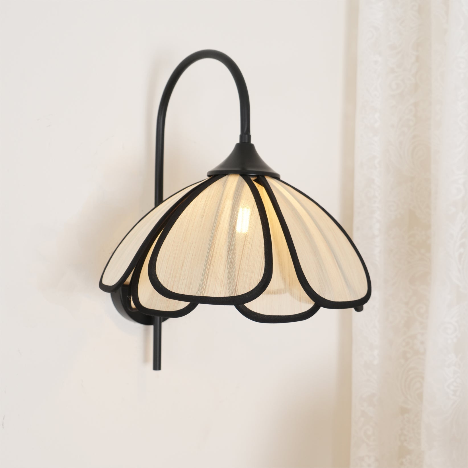 Ivsiliel Natural Burnt Petal Wall Lamp - Neutral Decor