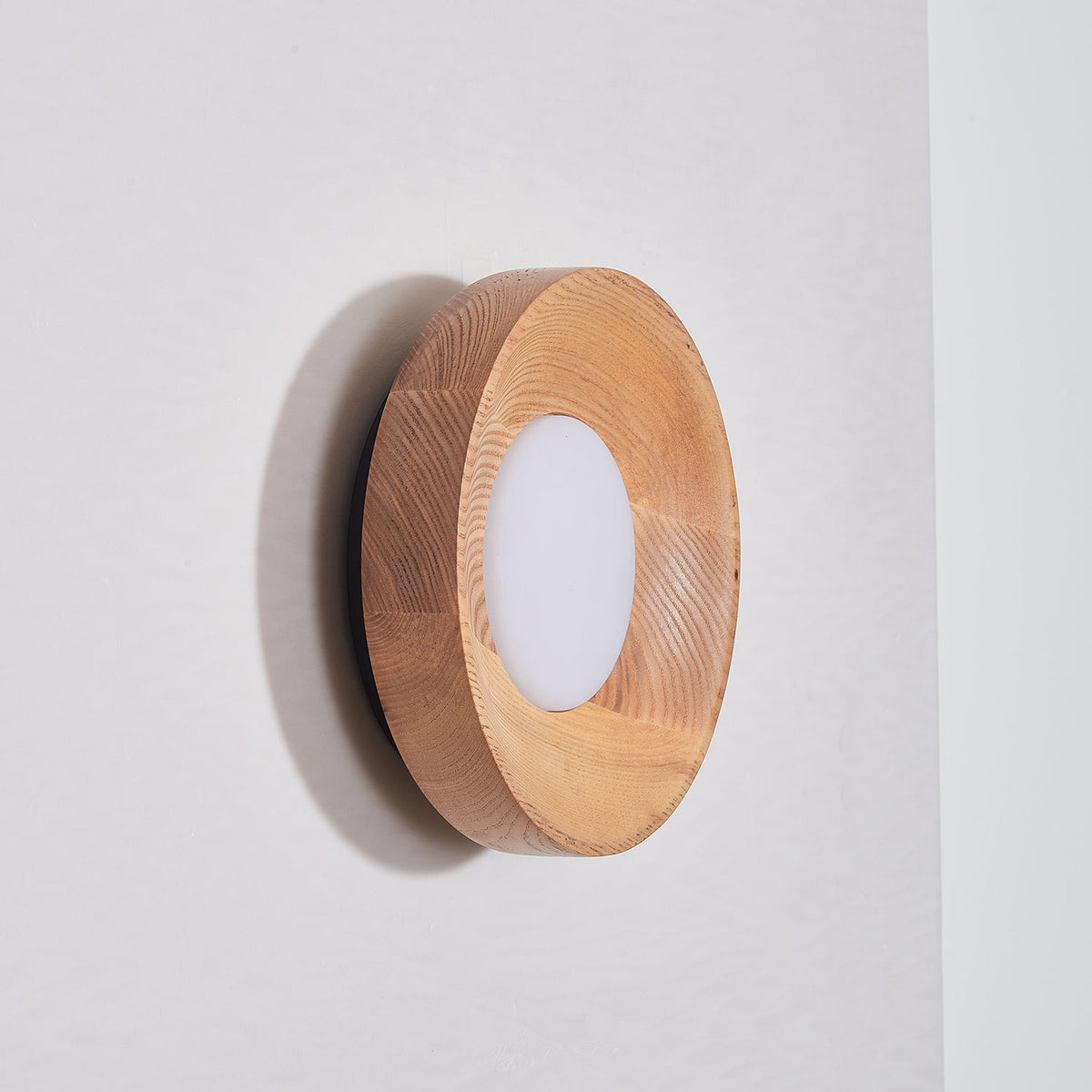 Aldaora Wall Lamp Walnut Wood Acrylic