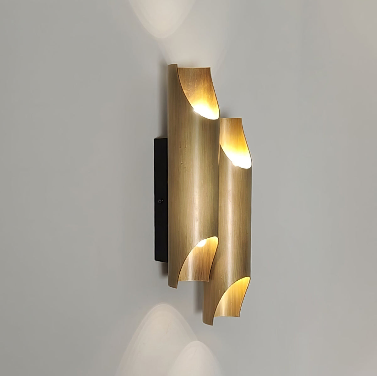 Zodoran Traditional Brass Wall Lamp
