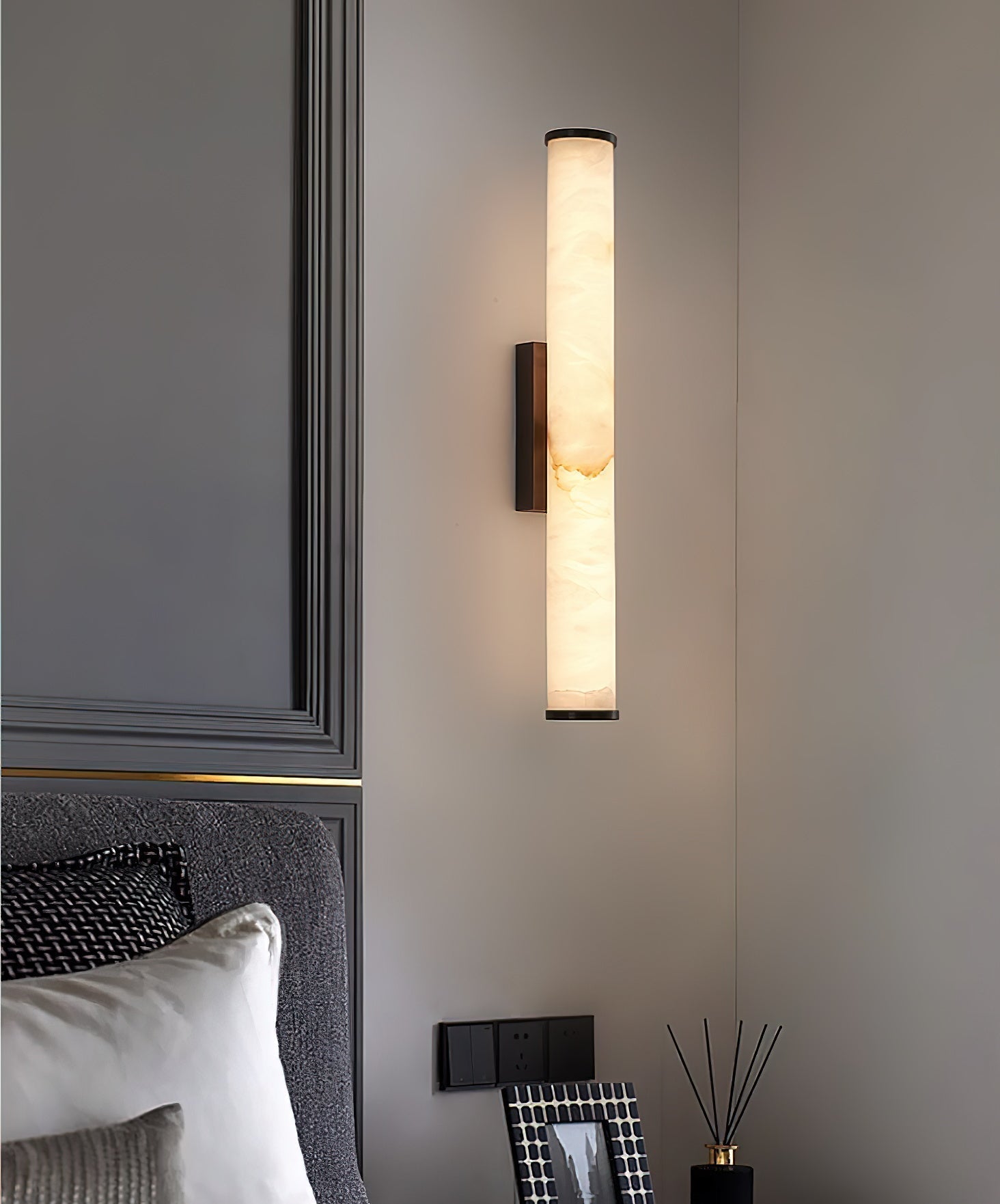 Velarelia Wall Lamp