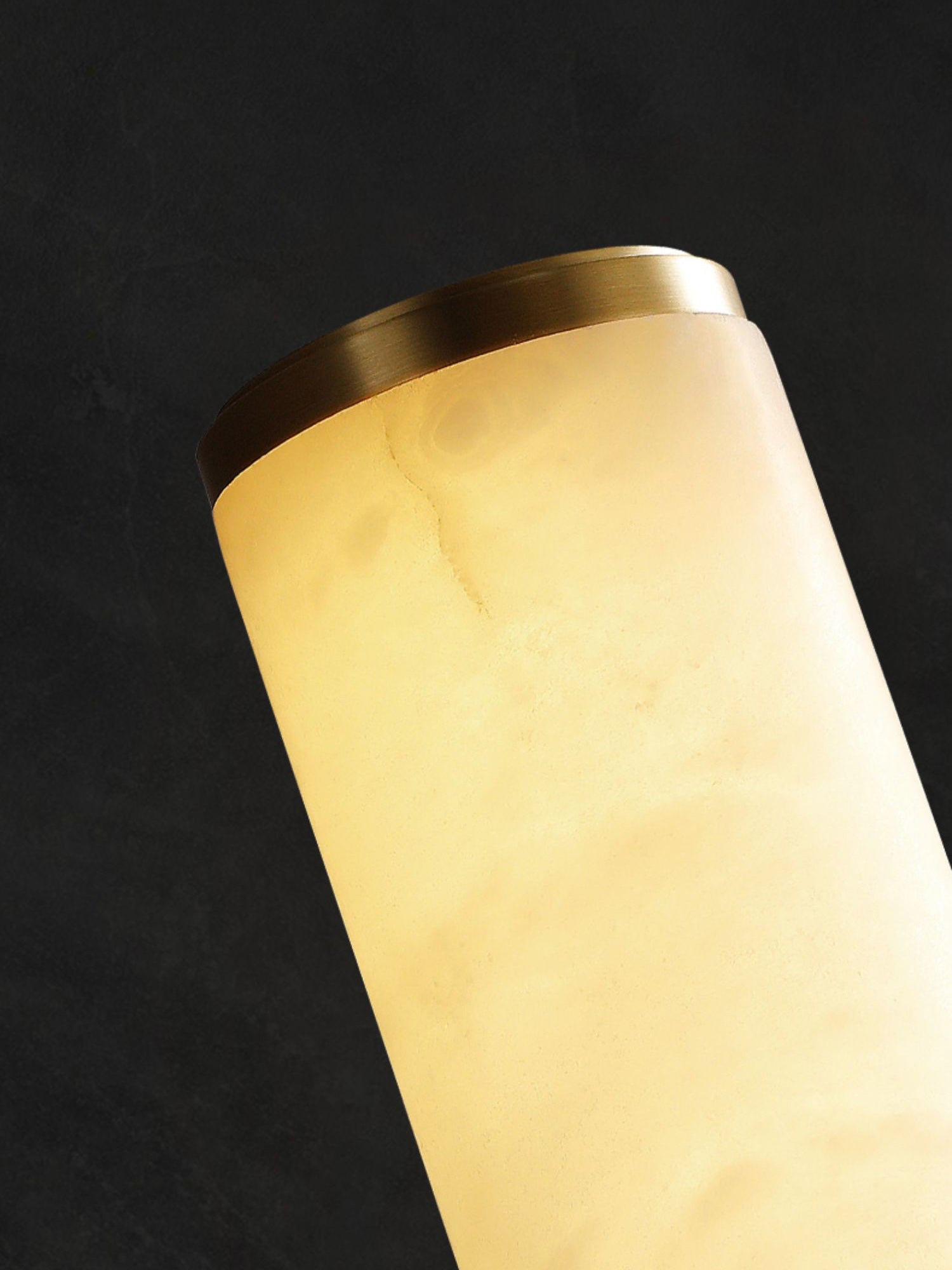 Velarelia Wall Lamp