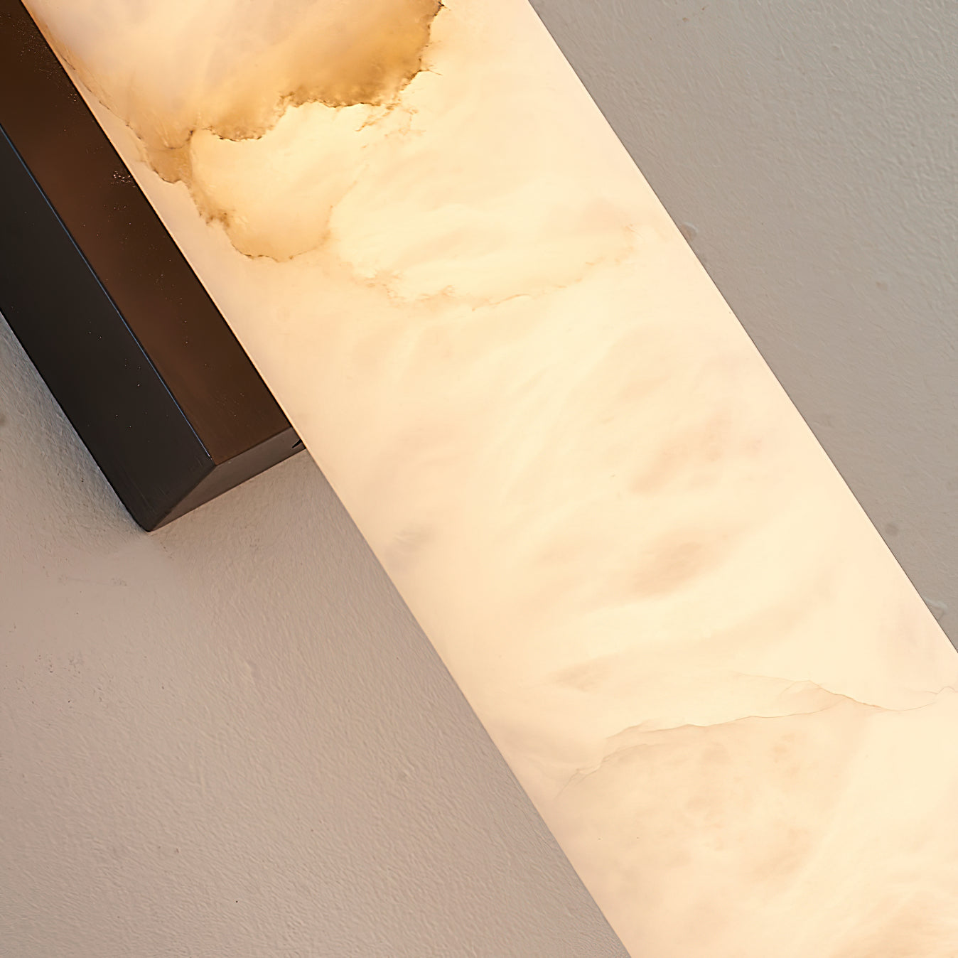 Velarelia Wall Lamp