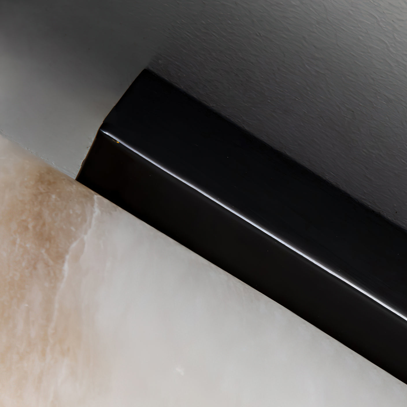 Velarelia Wall Lamp