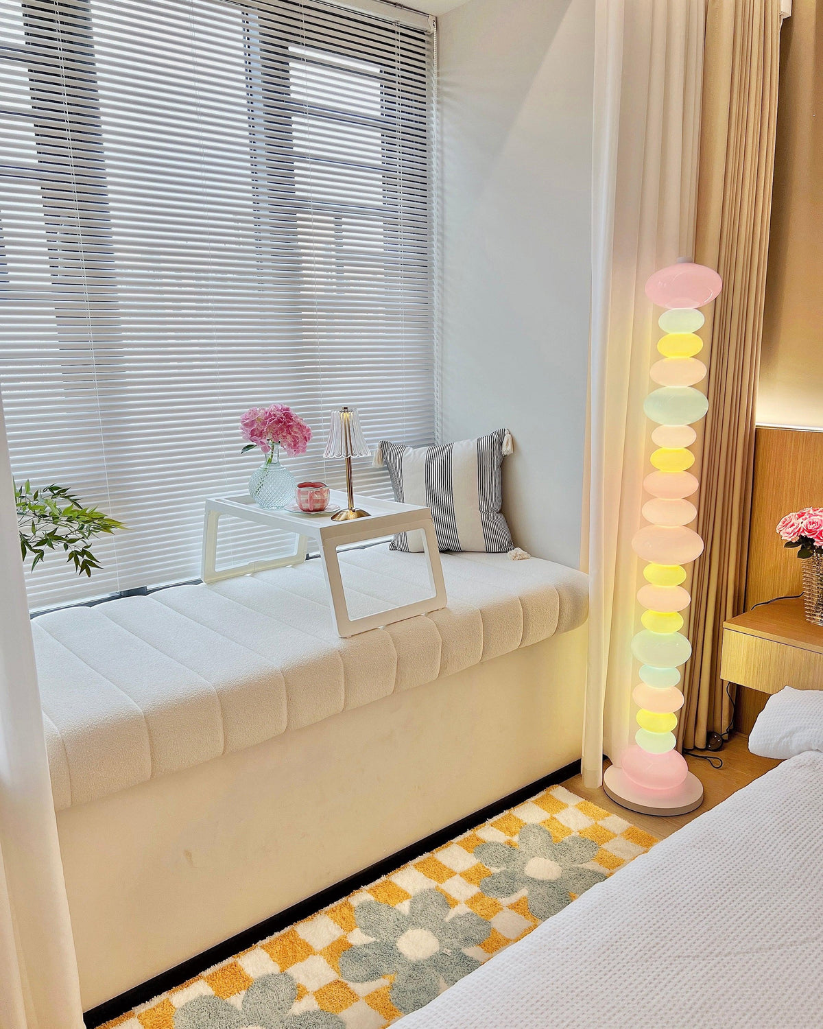 Avelare Marble Atristic Floor Lamp