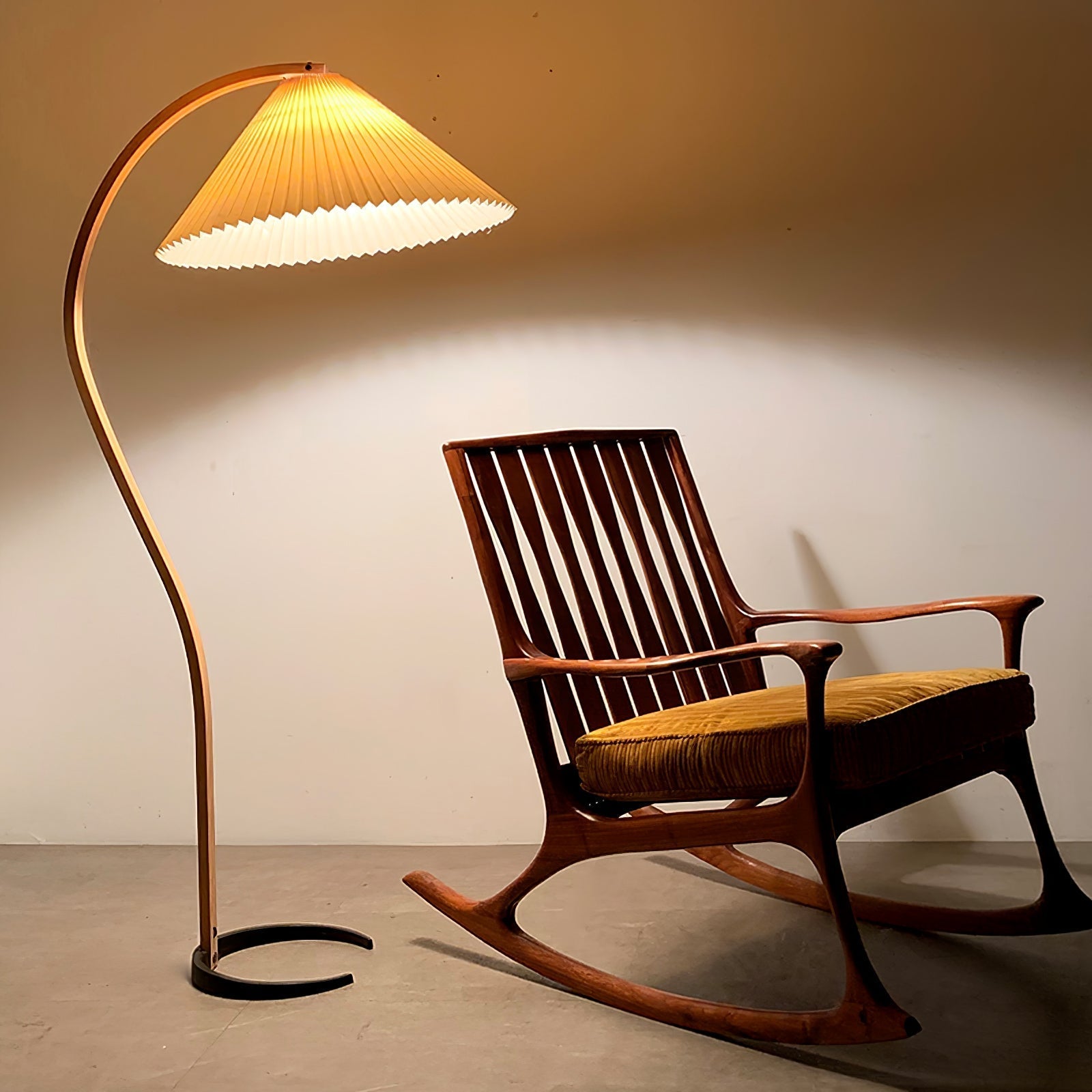 Viaro Wood Floor Lamp