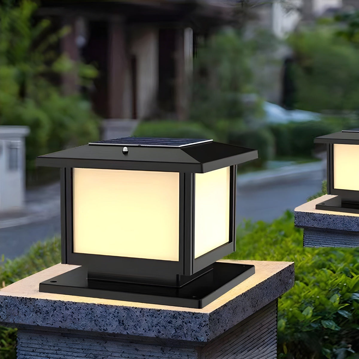Avenuina Pavilion-style Square Solar Outdoor Light