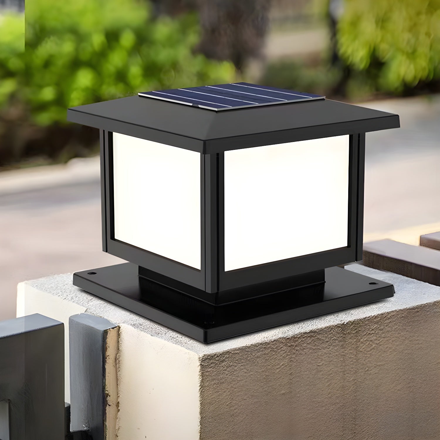 Avenuina Pavilion-style Square Solar Outdoor Light