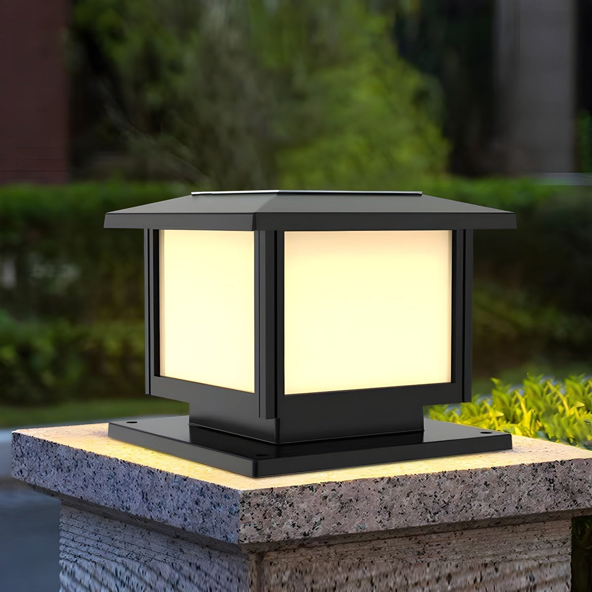 Avenuina Pavilion-style Square Solar Outdoor Light