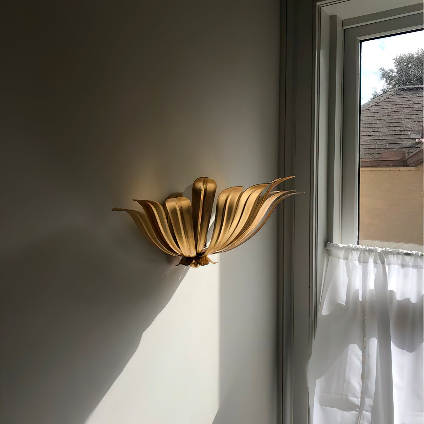 Solivette Brass Wall Lamp