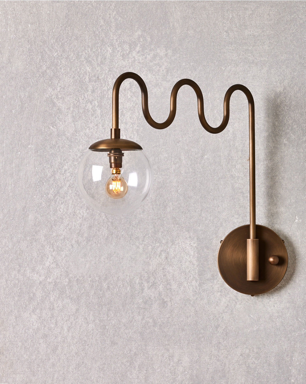 Averyn  Wall Lamp