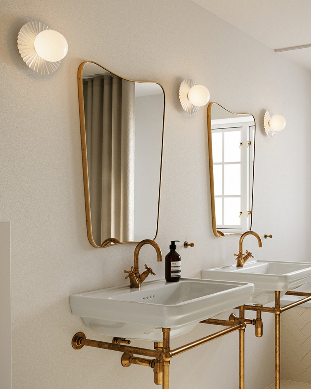Irinor Premium Nordic Art Brass Wall Lamp
