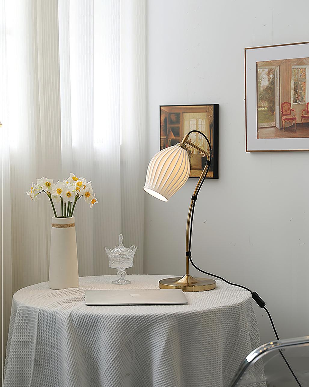 Cirarina Vintage Table Lamp