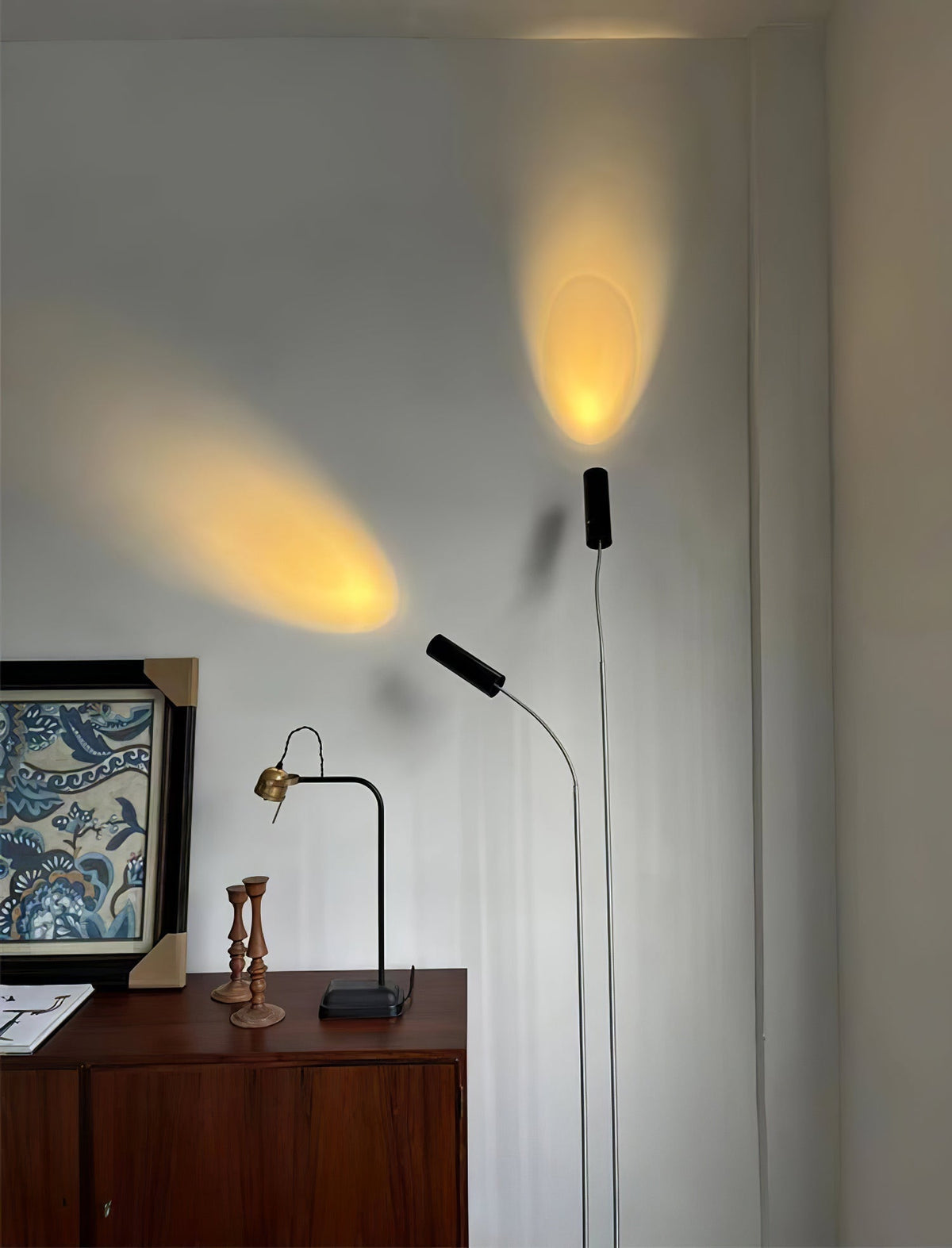 Telum Minimalist Black Floor Lamp