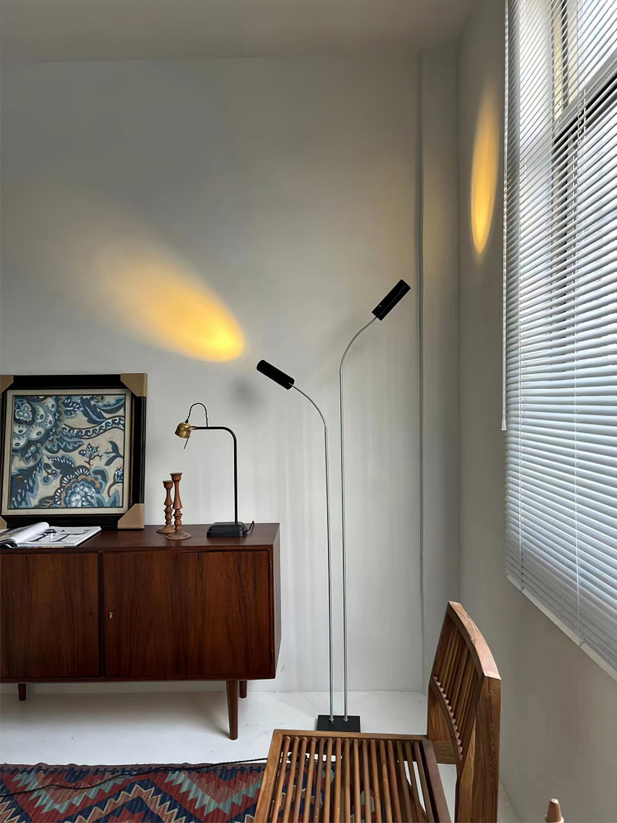 Telum Minimalist Black Floor Lamp