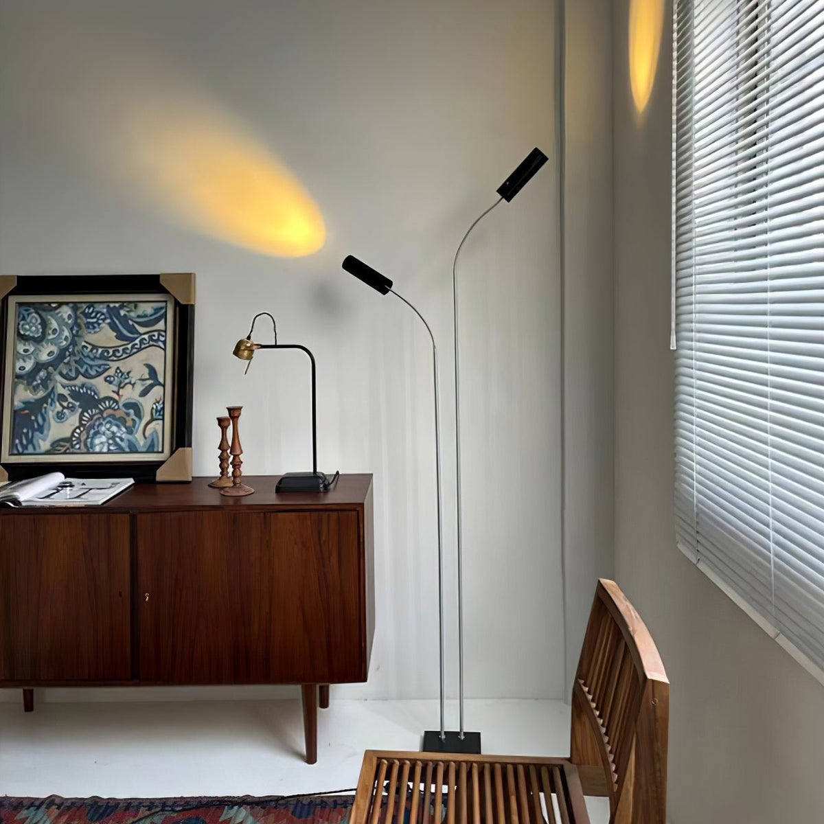 Telum Minimalist Black Floor Lamp