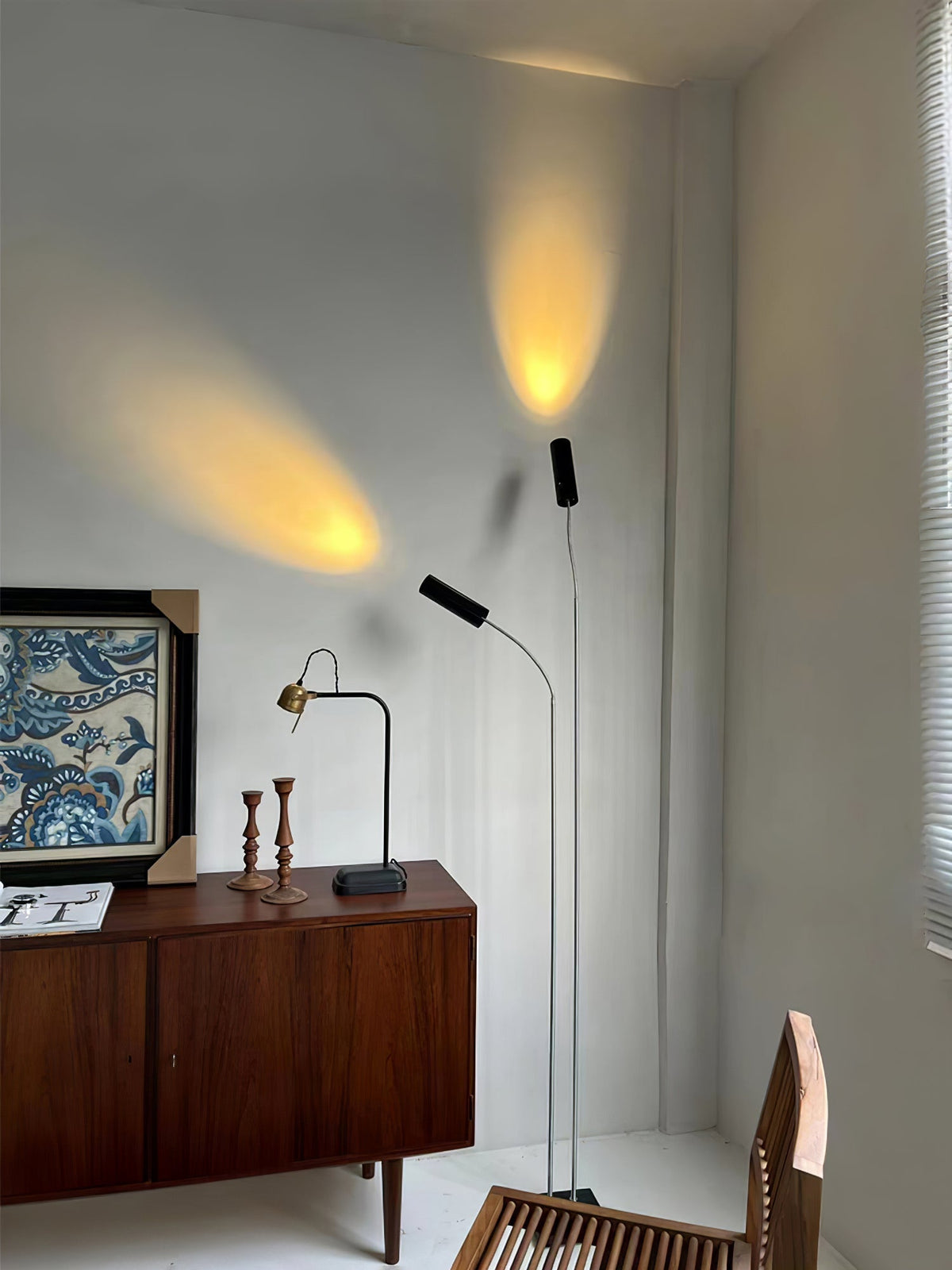 Telum Minimalist Black Floor Lamp