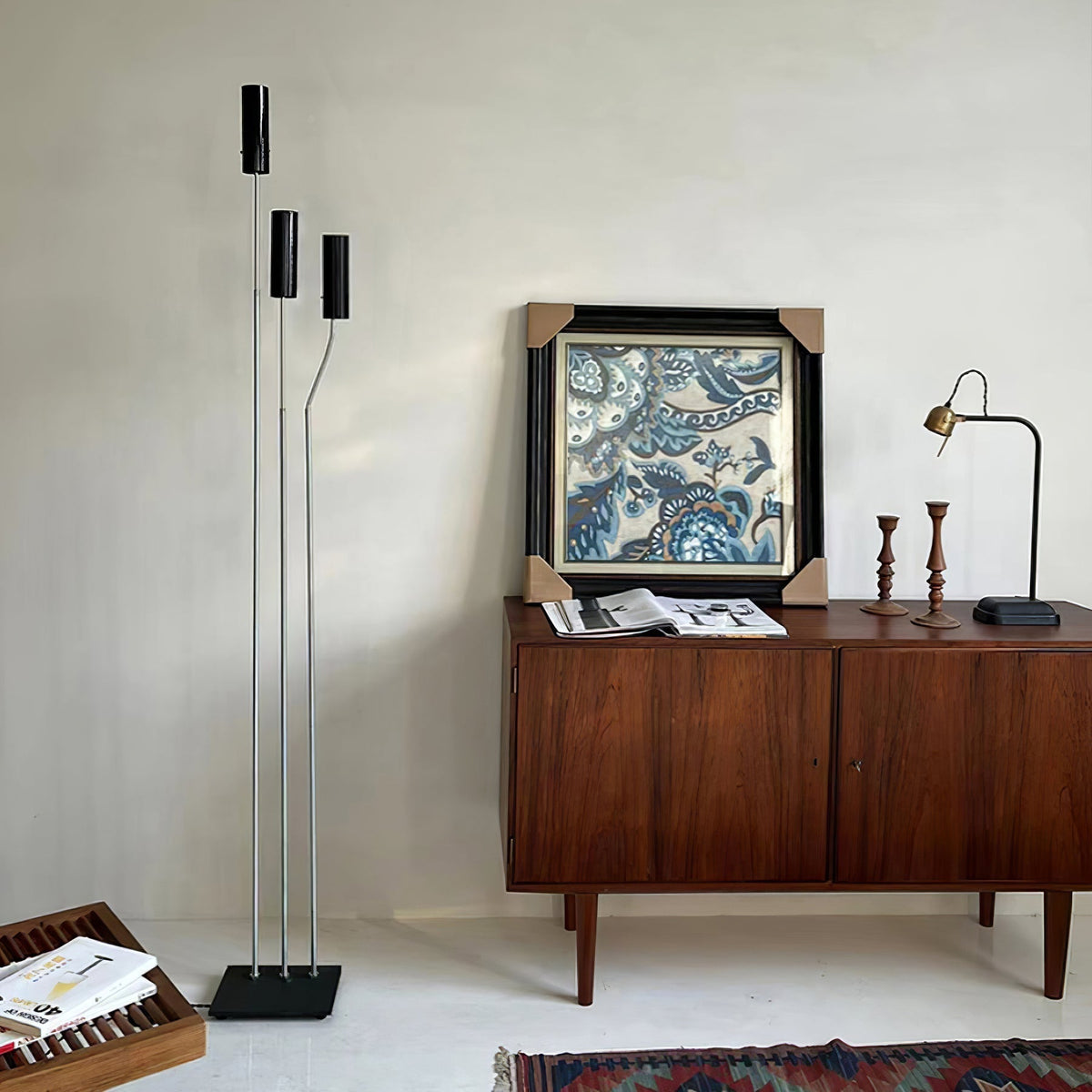 Telum Minimalist Black Floor Lamp
