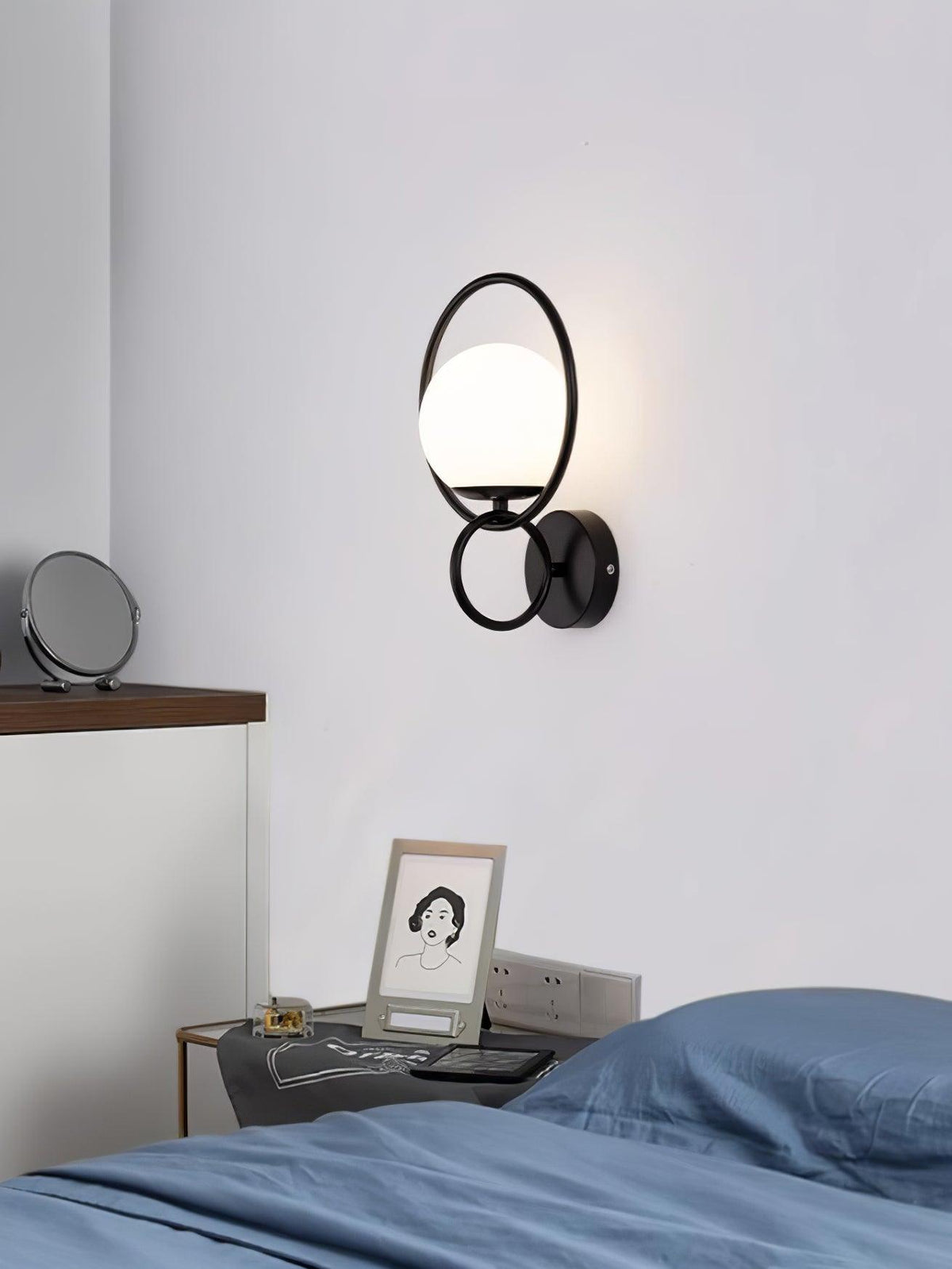 Jaxon Minimalist Wall Lamp