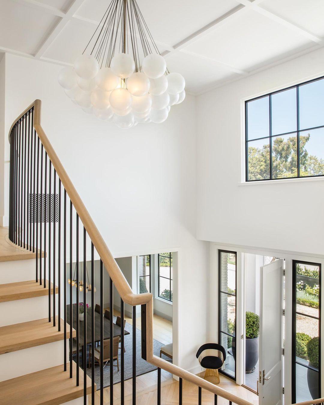 Eiririra Chandelier Bubble Frosted Glass