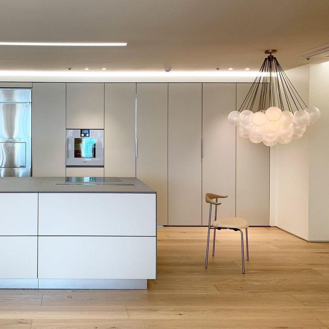 Eiririra Chandelier Bubble Frosted Glass