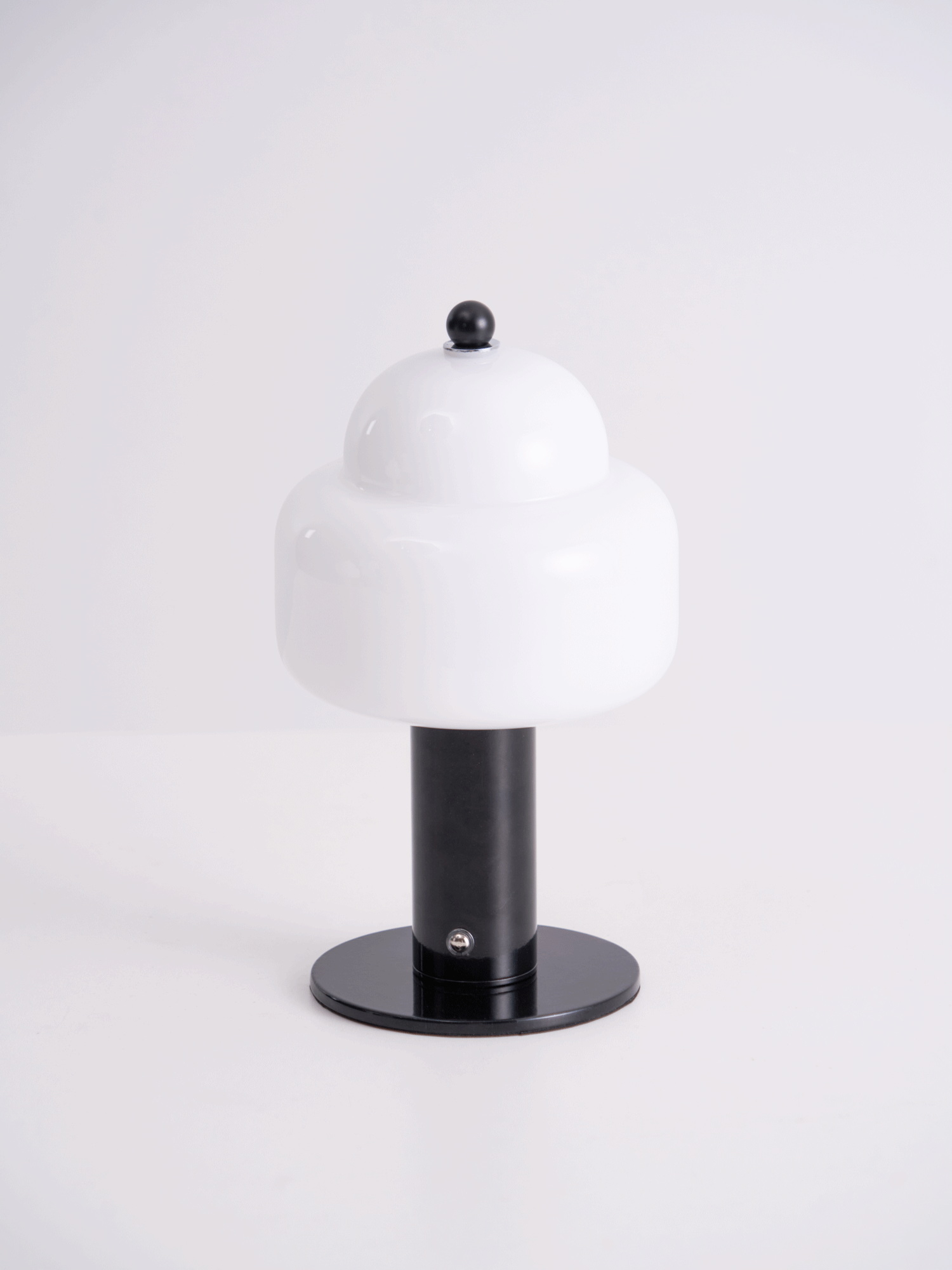 Avenaella Modern Table Lamp