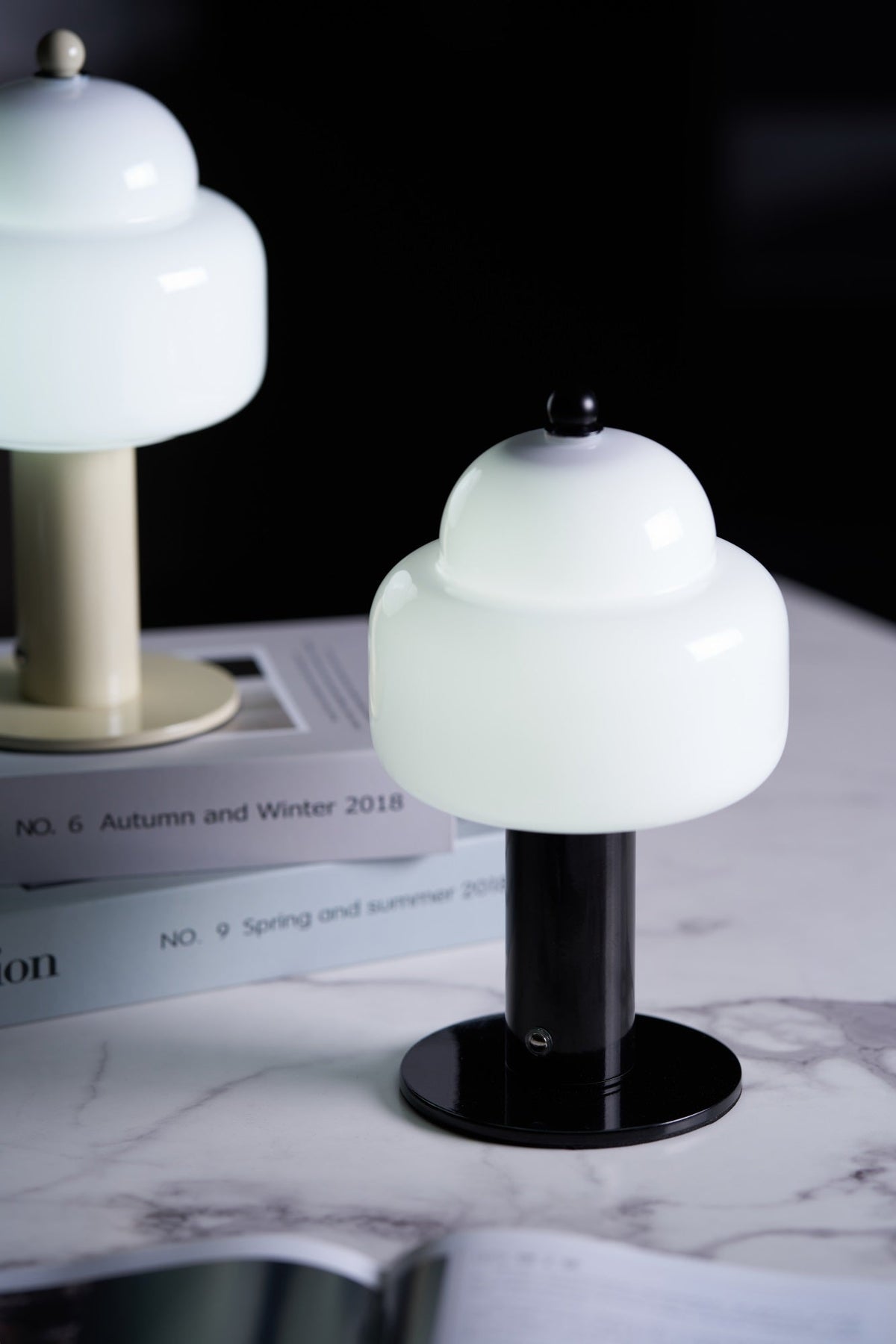 Avenaella Modern Table Lamp
