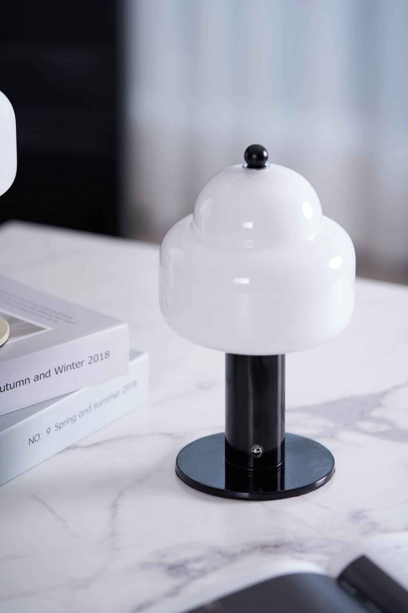 Avenaella Modern Table Lamp