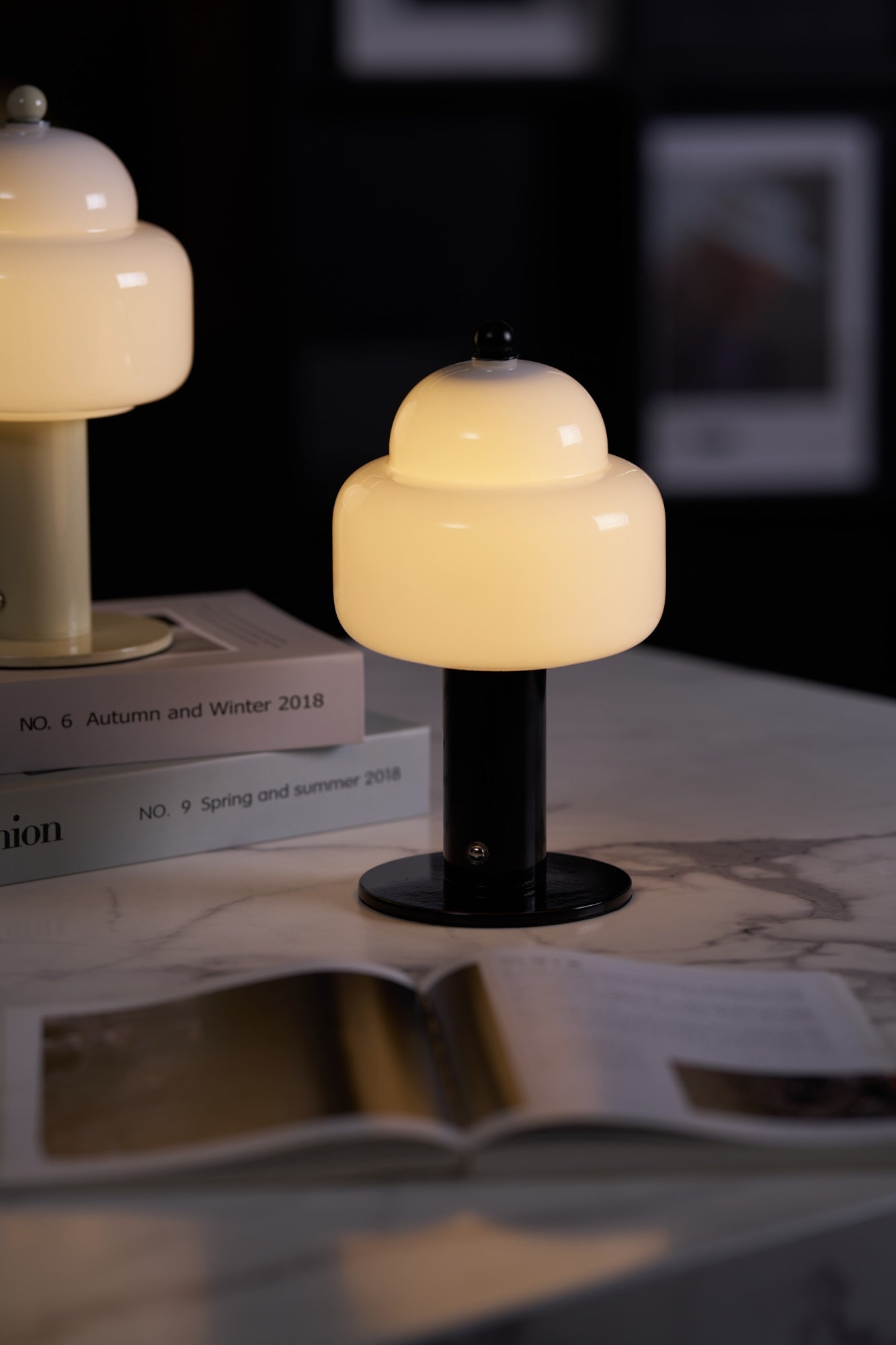 Avenaella Modern Table Lamp